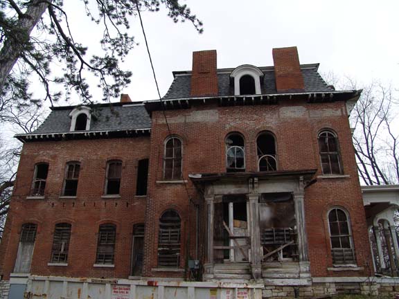 McPike Mansion - casas mal assombradas