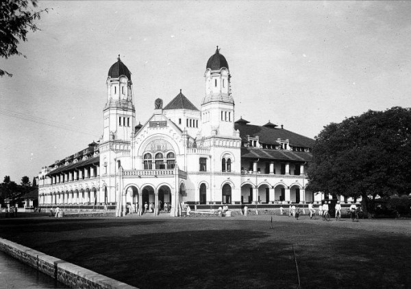 Casa Lawang Sewu - casas mal assombradas